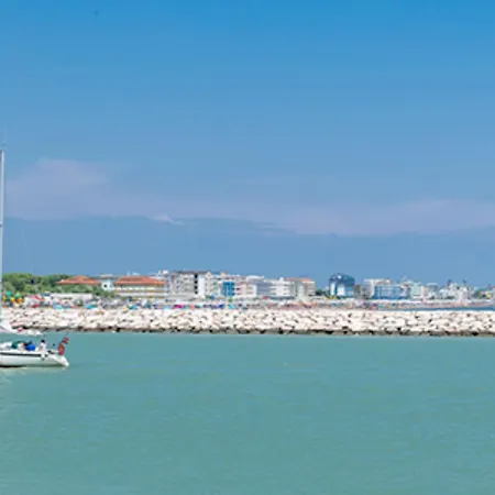 Apartmán Modern Flat, 130m From The Sea With Shared Pool *