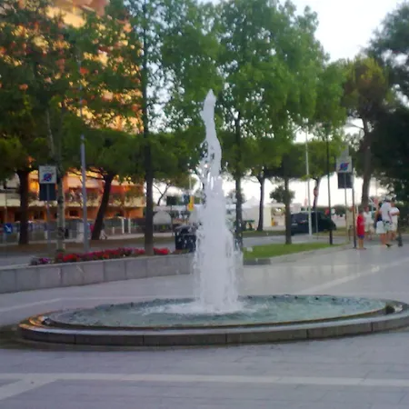 Modern Flat, 130m From The Sea With Shared Pool Apartmán *