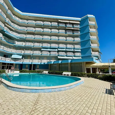 Beachfront Flat With Sea View Porto Santa Margherita di Caorle