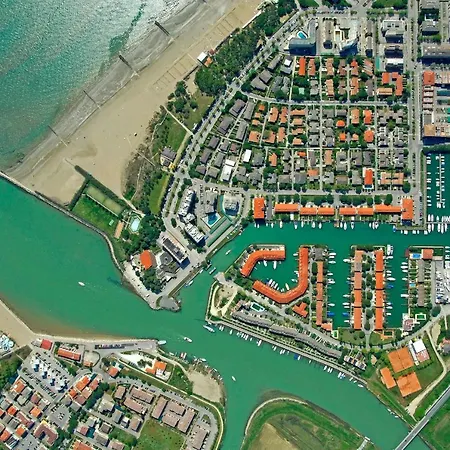 Modern Flat, 130m From The Sea With Shared Pool Porto Santa Margherita di Caorle