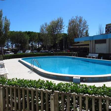 Modern Flat, 130m From The Sea With Shared Pool Apartment