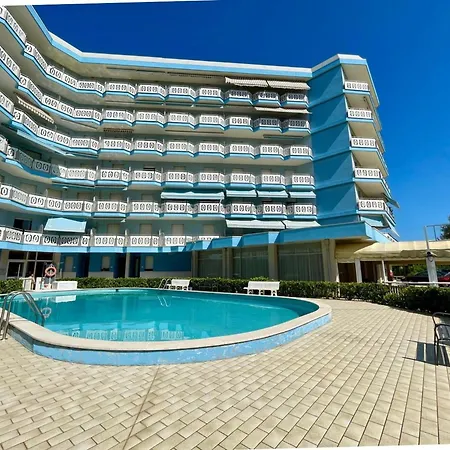 Modern Flat, 130m From The Sea With Shared Pool Porto Santa Margherita di Caorle